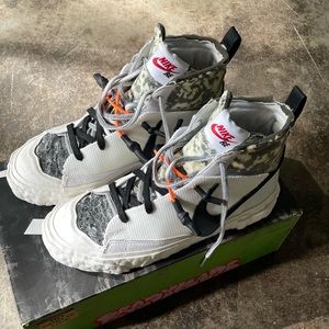 Nike Women's White Black High-Top Sneakers with Pink Logo